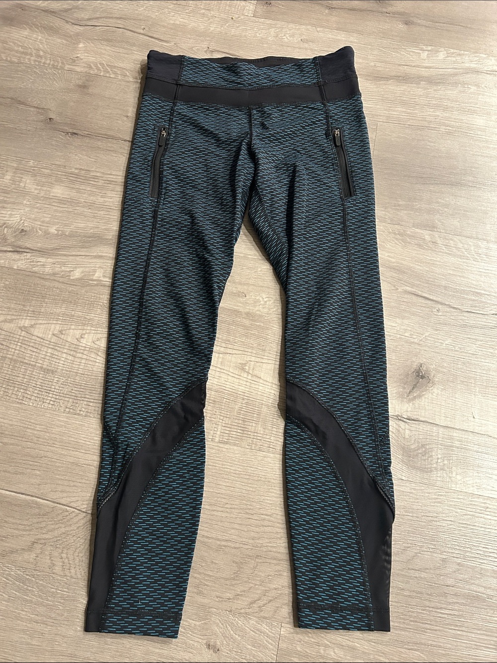 Lululemon Inspire Tight II
Score Jacquard Black Indian Ocean / Black